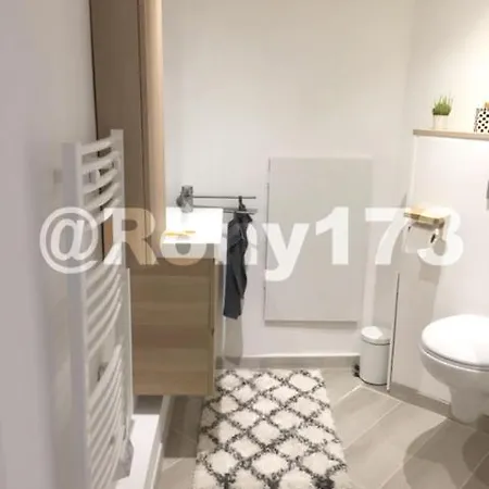 Proche Et 2 Pers Hébergement de vacances Toulon