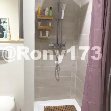 Proche Et 2 Pers Hébergement de vacances Toulon